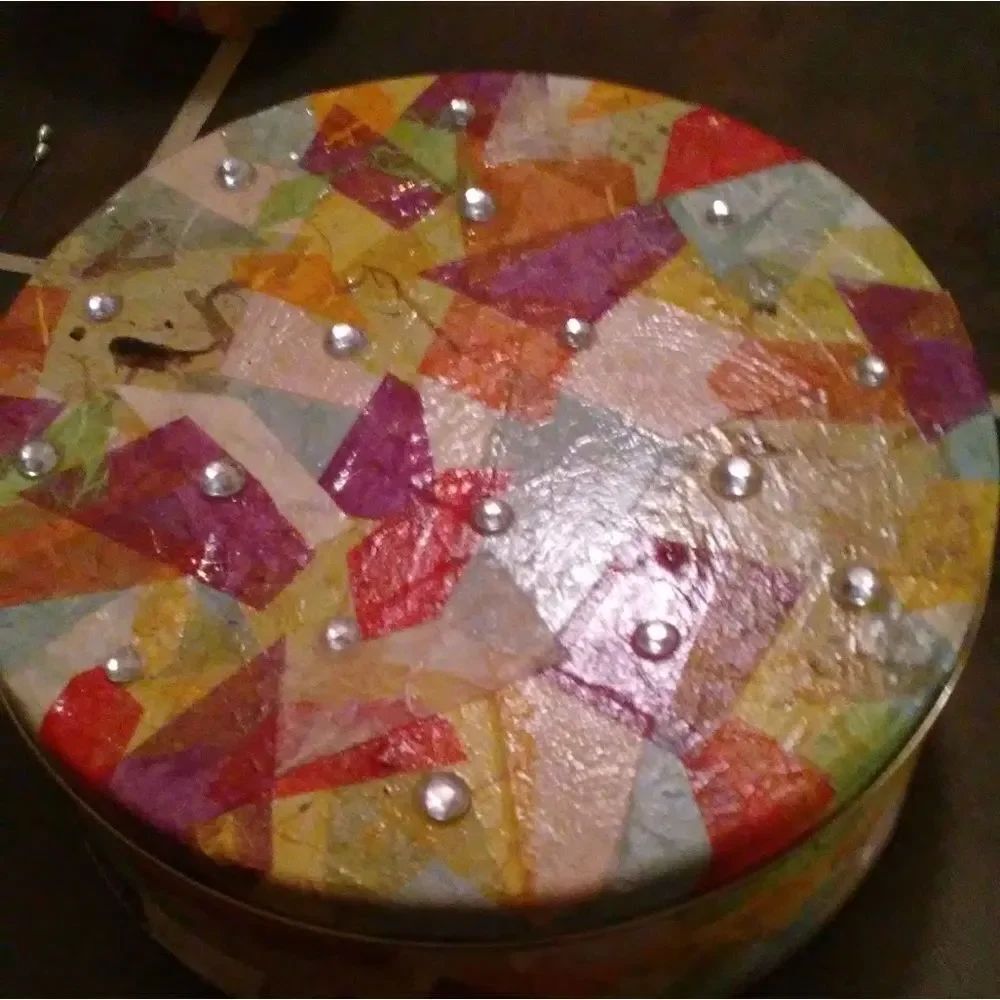 REUSABLE DECOUPAGE GIFT TIN